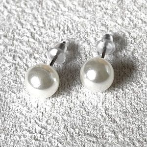 pearl stud earrings